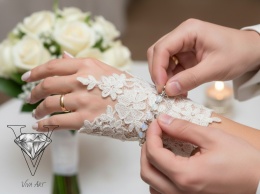 SLUBNA PRZEJRZYSTO BIAŁA BRANSOLETKA  Z OPALU I SREBRA OD VIVA JEWELRY & ART