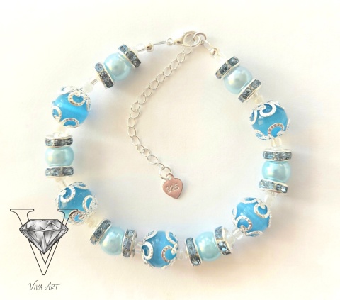 BRANSOLETKA  Z CHALCEDONU KRÓLOWA ŚNIEGU NA NIEBIESKIM TLE