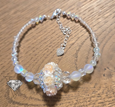OBRAZ BRANSOLETK ORZEJRZYSTEJ Z RÓŻYCKAMI ZE SREBREM OD VIVA JEWELRY