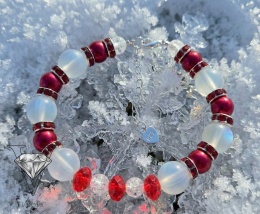 CZERWONA BRANSOLETKA Z KAMIENIA KSIĘŻYCOWEGO I SREBRA OD VIVA JEWELRY