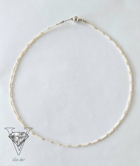 NASZYJNIK Z PEREŁEK NATURALNYCH DELIKATNY STYL