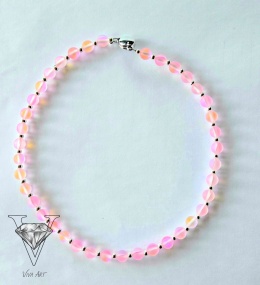 RÓZOWY NASZYJNIK Z ZAPIĘCIEM MAGNETYCZNYM OD VIVA JEWELRY & ART