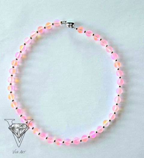 RÓZOWY NASZYJNIK Z ZAPIĘCIEM MAGNETYCZNYM OD VIVA JEWELRY & ART