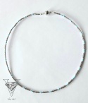 UROCZY NIEBIESKI NASZYJNIK Z MAGNETYCZNYM ZAPIĘCIEM OD VIVA JEWELRY & ART